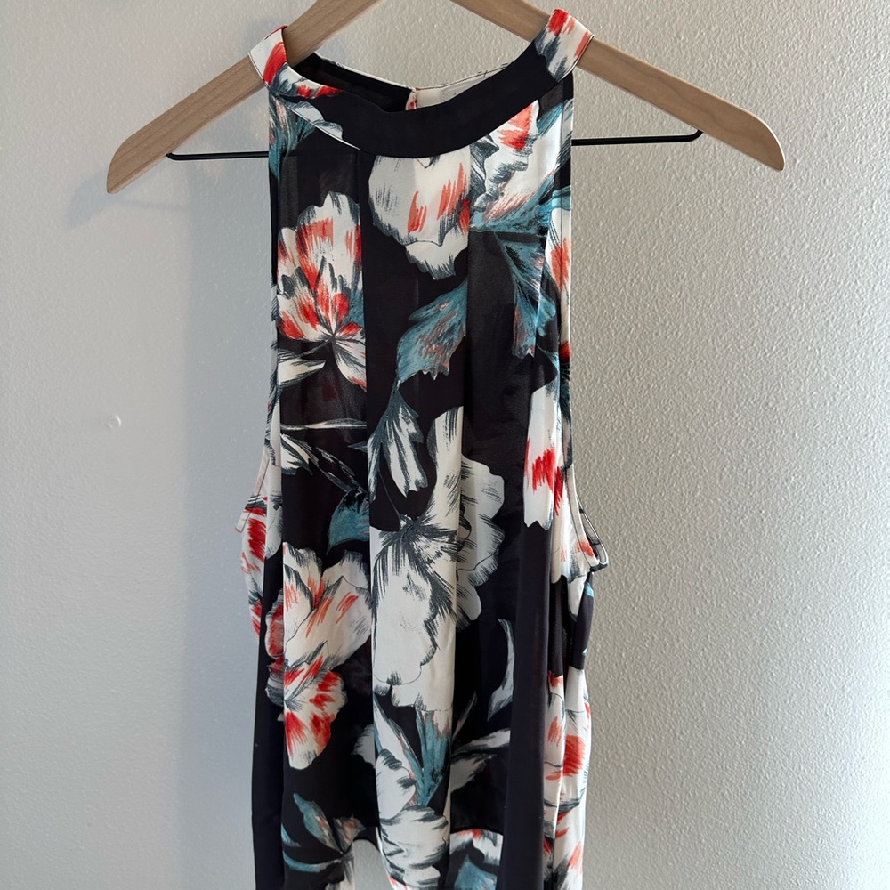 1.State halter blouse.